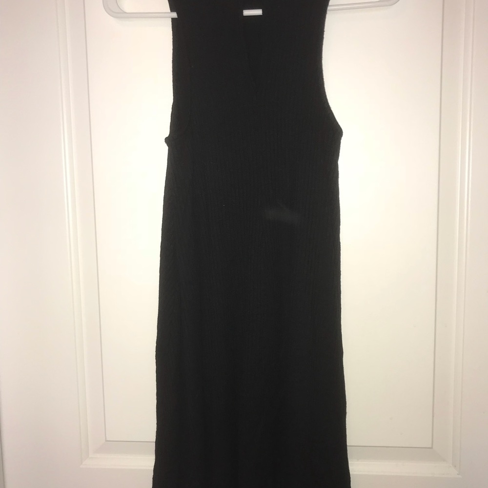 Dresses - Picture 6 of 8